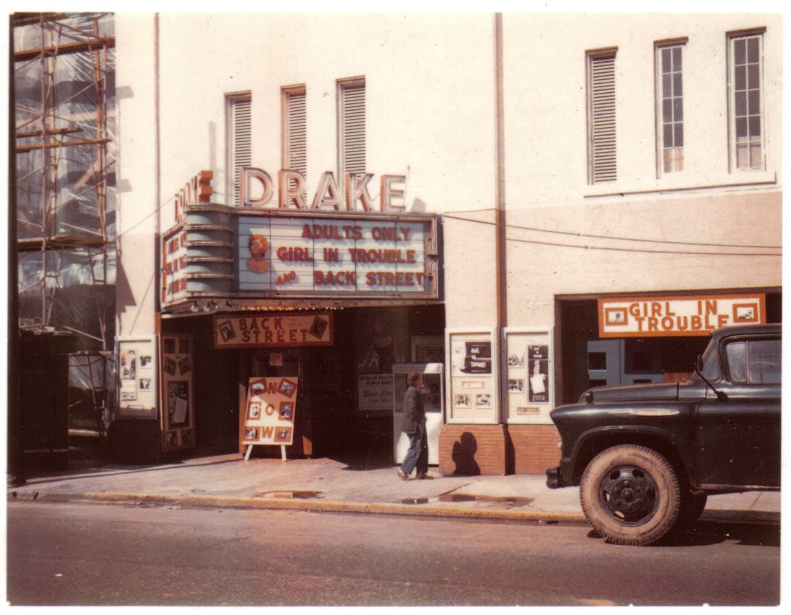 Грайндхаусы: как грязные кинотеатры Америки 70-х изменили историю кино и повлияли на Тарантино и Родригеса