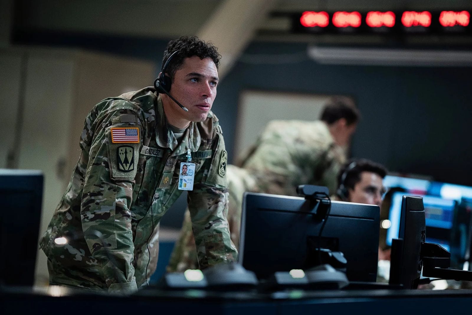 Netflix покупает Warner Brothers, «Марти Великолепный» в России и другие итоги недели в кино