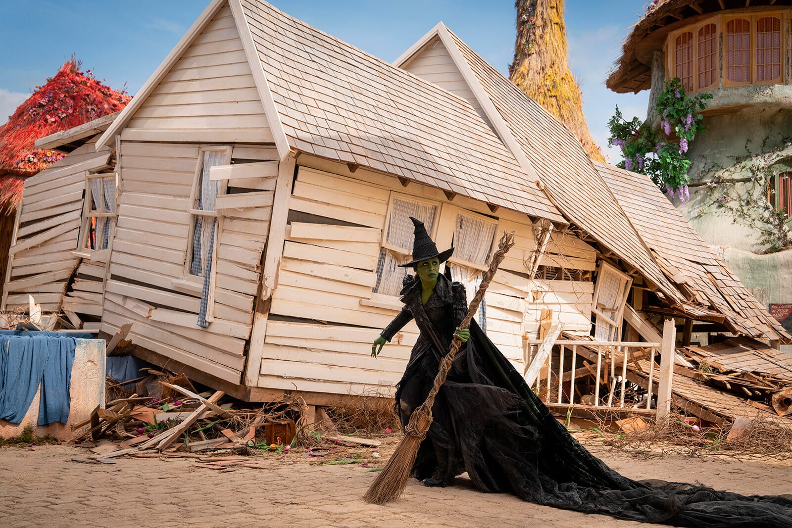 Кадр из фильма «Злая 2»