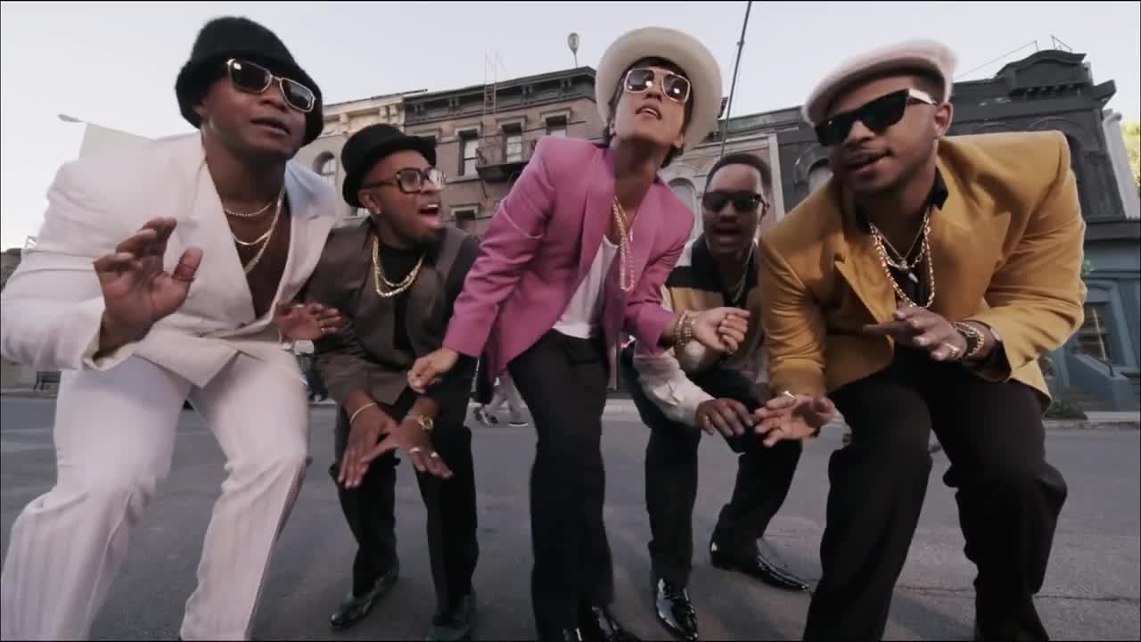 Кадр из клипа «Uptown Funk» — Mark Ronson feat. Bruno Mars 