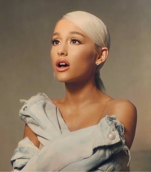Ariana Grande — Sweetener