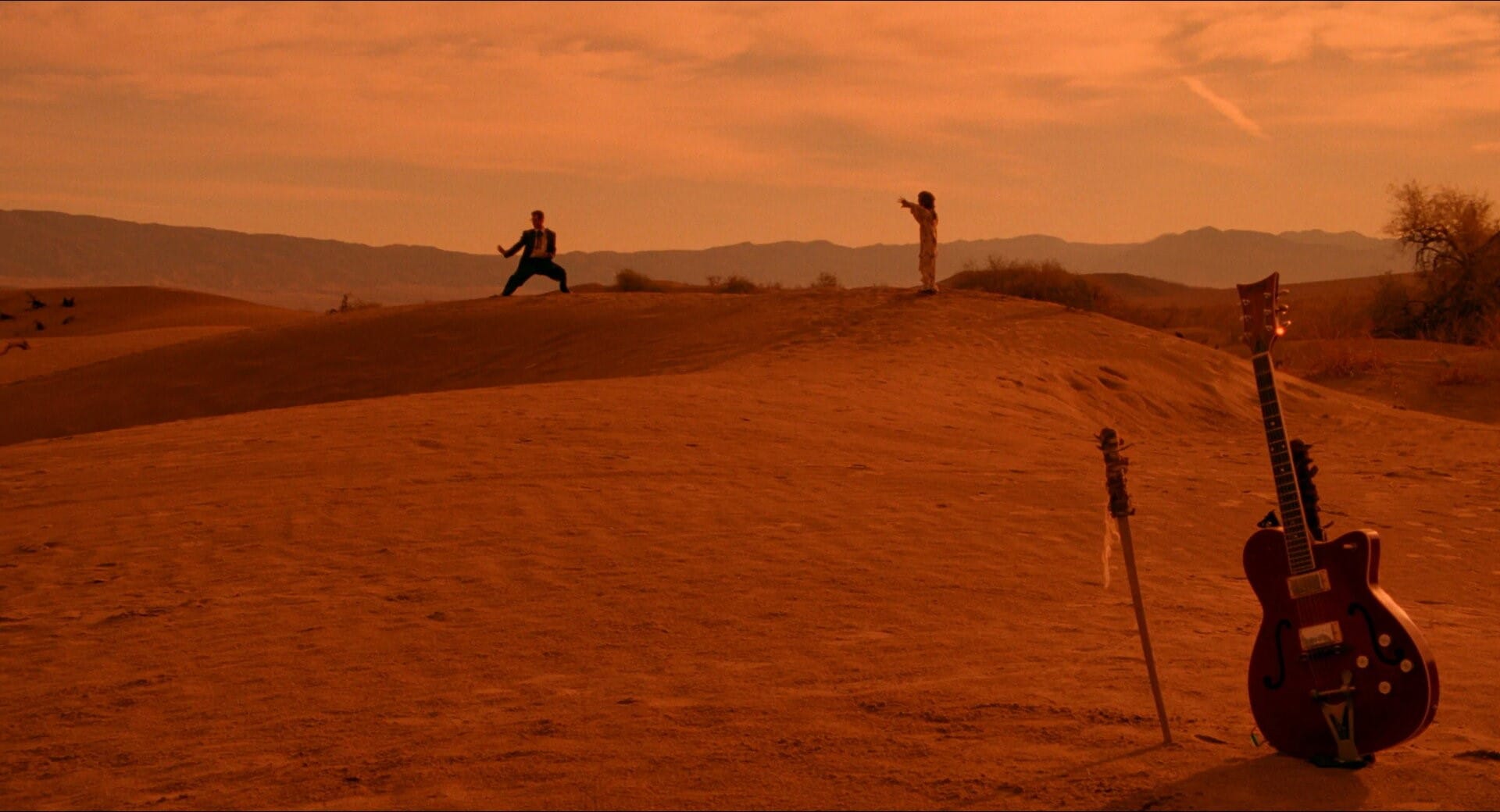 Кадр из фильма «Шестиструнный самурай»