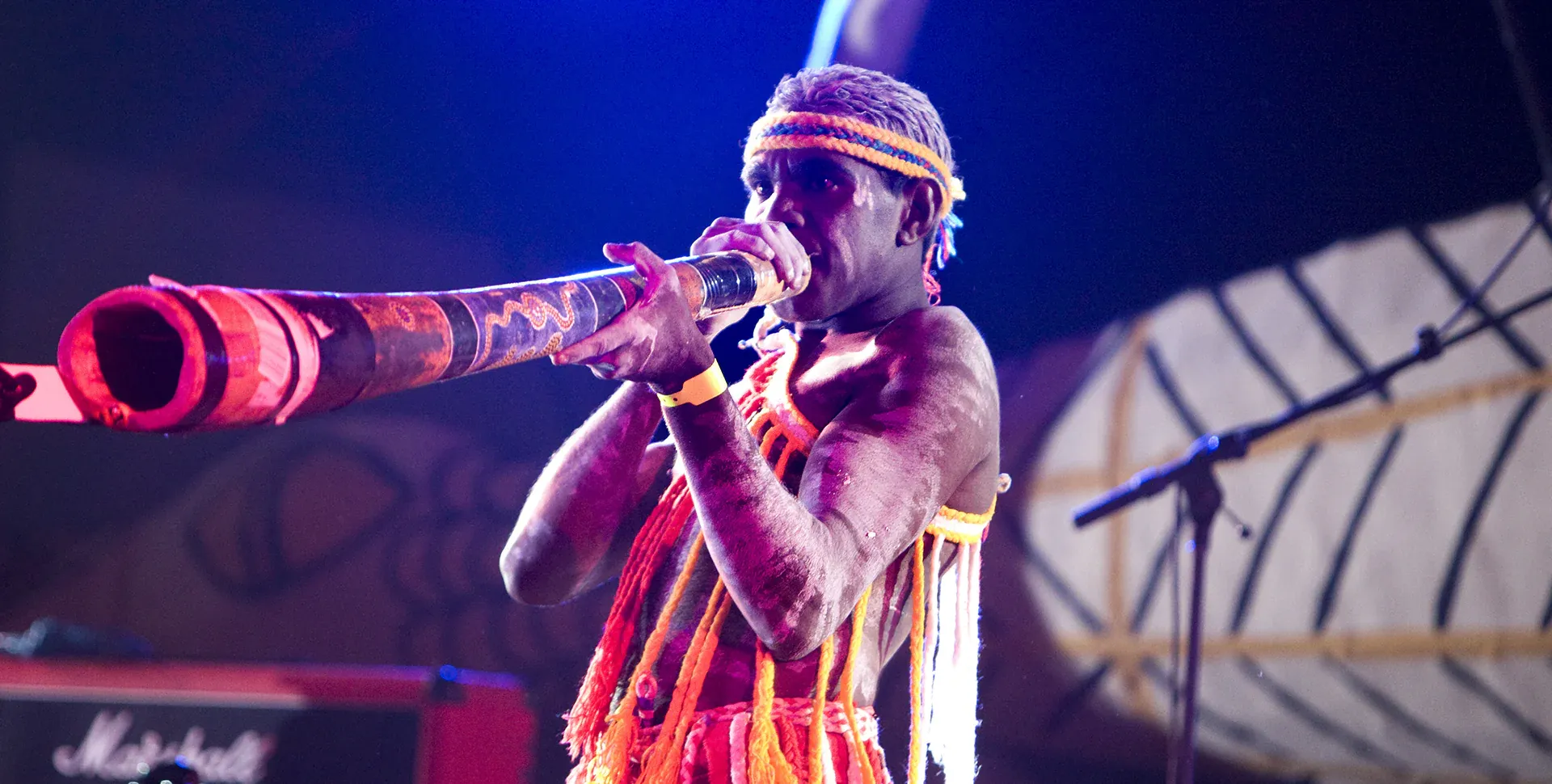 Игра на духовом инструменте