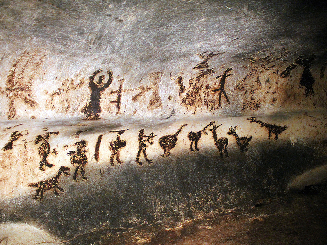 Музицирование на наскальных рисунках древних людей