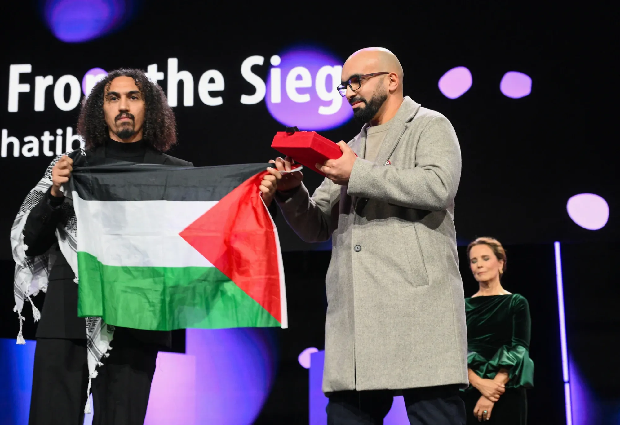 Режиссёр Абдалла Альхатиб (слева)