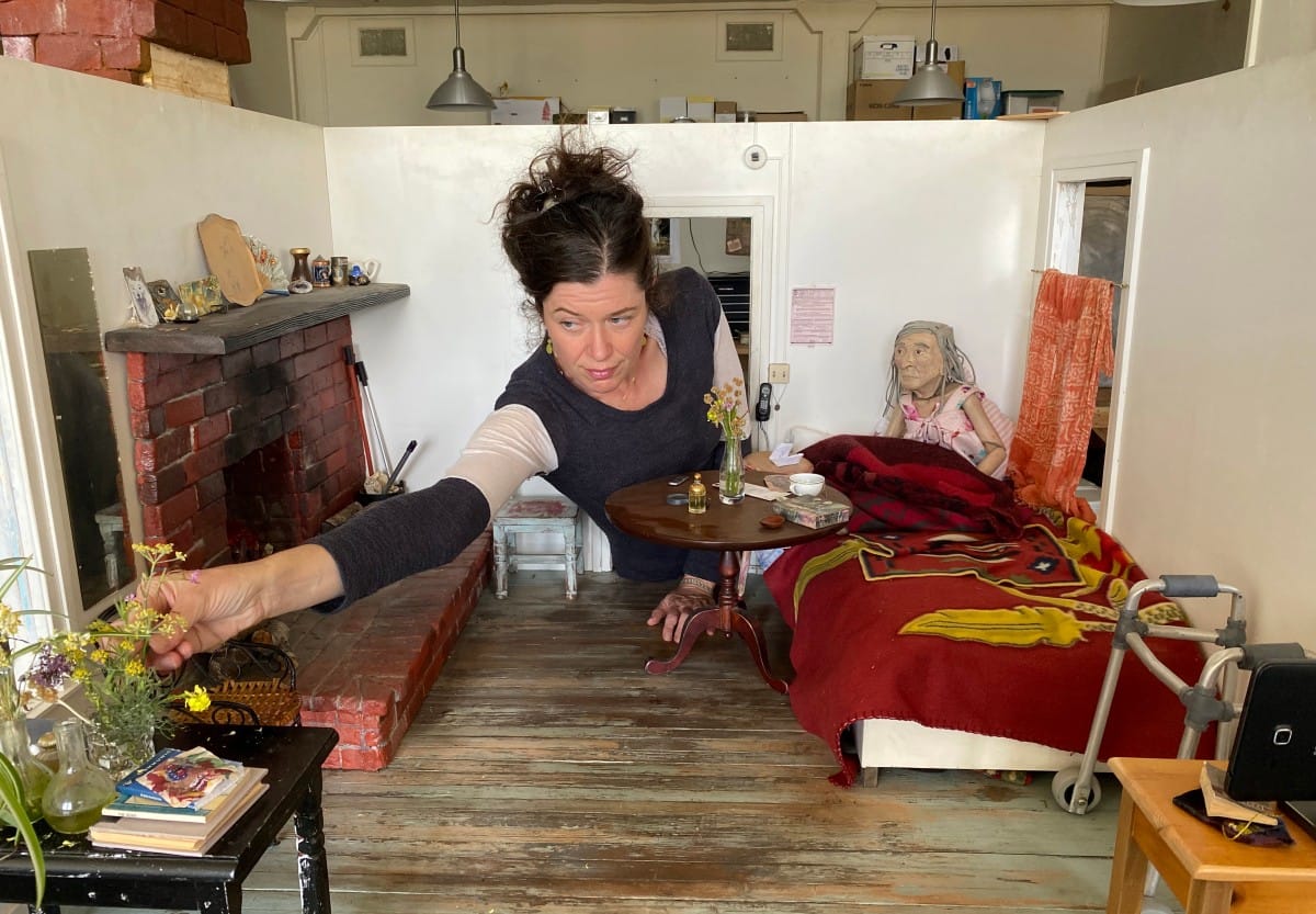 Кадр из фильма «Yo: Любовь — это мятежная птица»