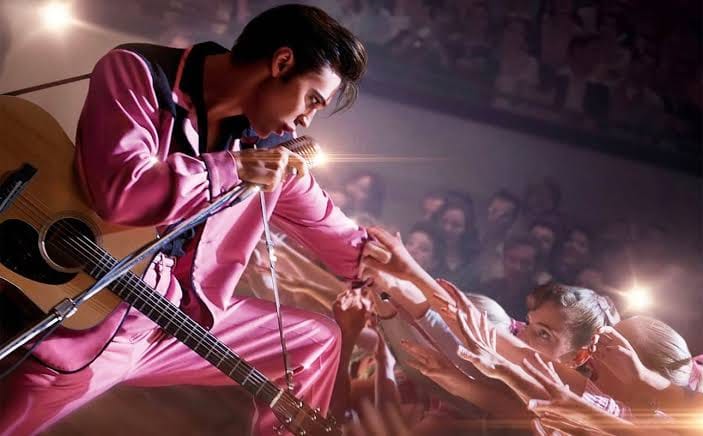 Кадр из фильма «Elvis»