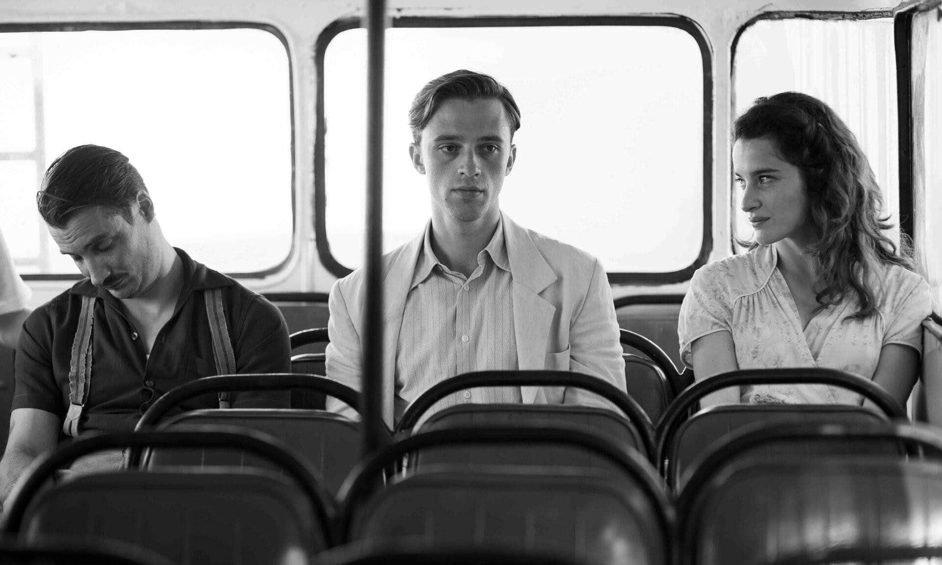 Кадр из фильма «Посторонний»