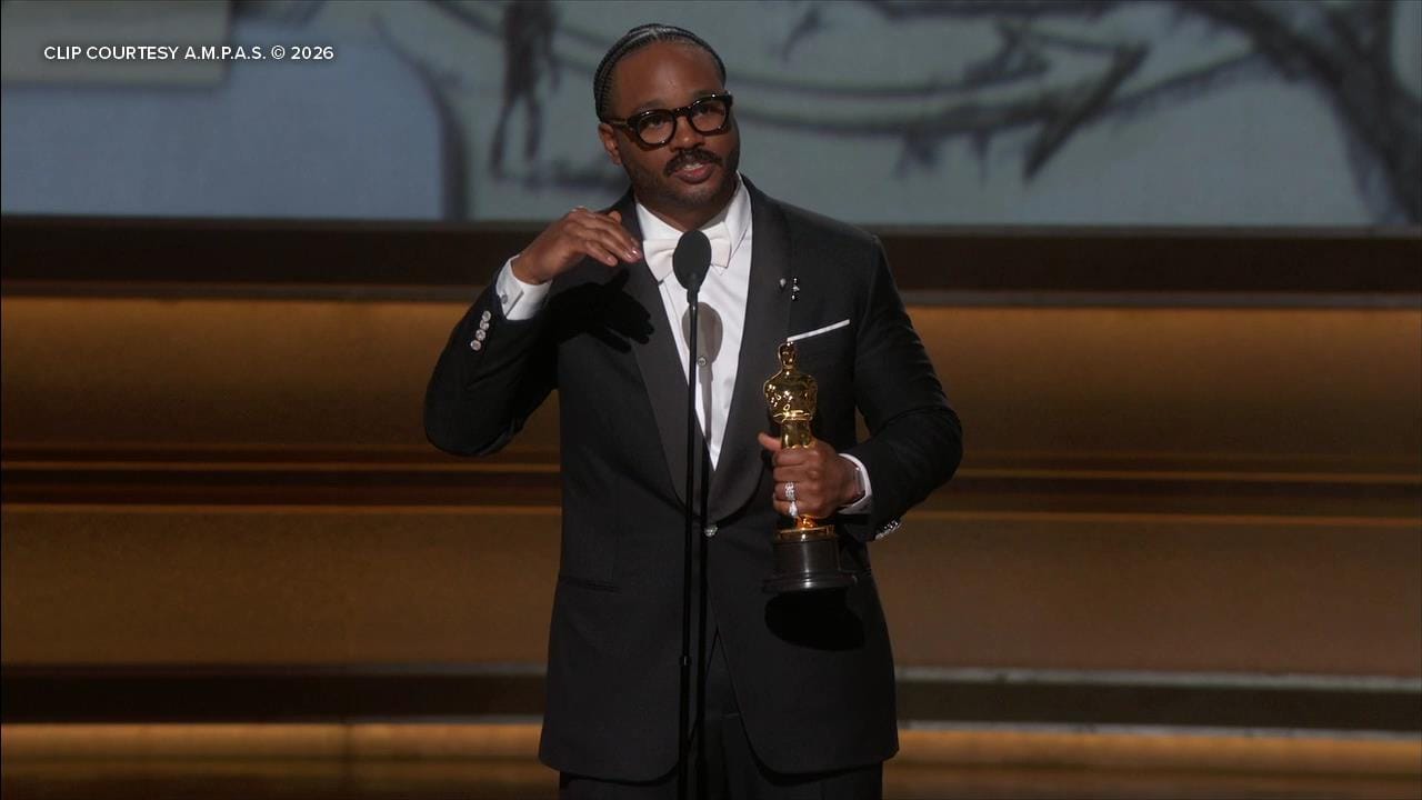 Райан Куглер получает «Оскар»