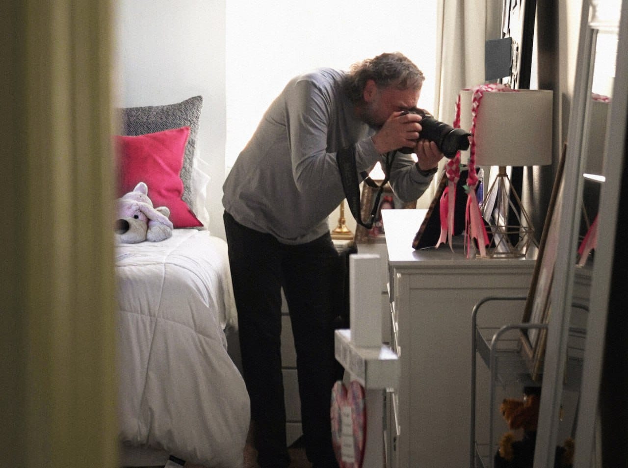 Кадр из короткометражного фильма «Все пустые комнаты»