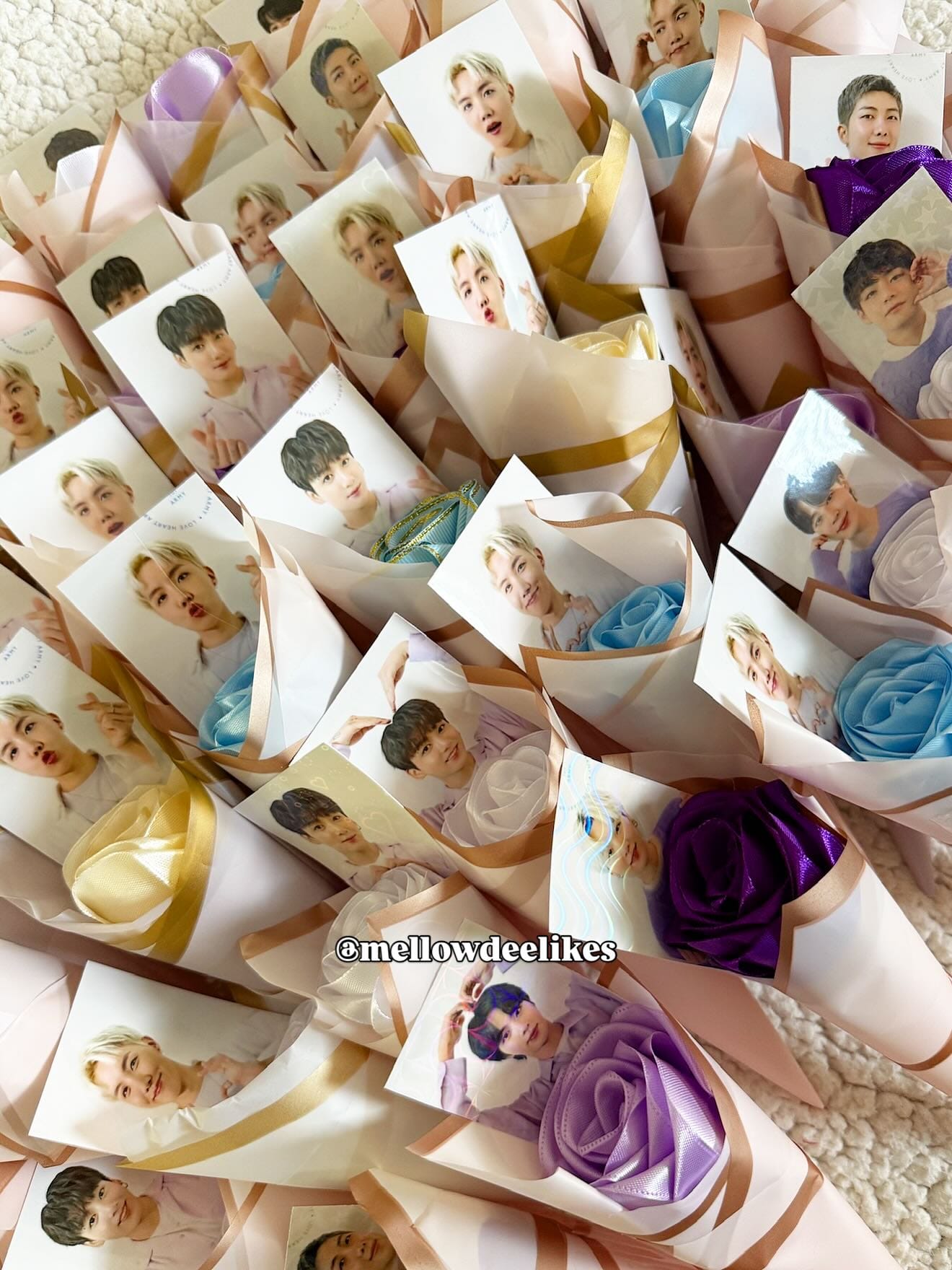 Розы с солистами BTS