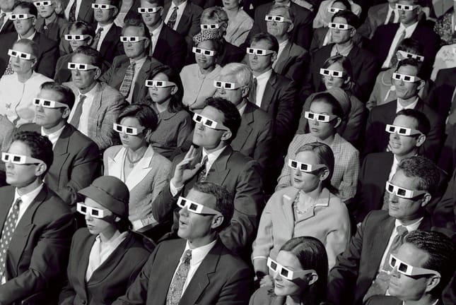 Зрители в 3D-очках